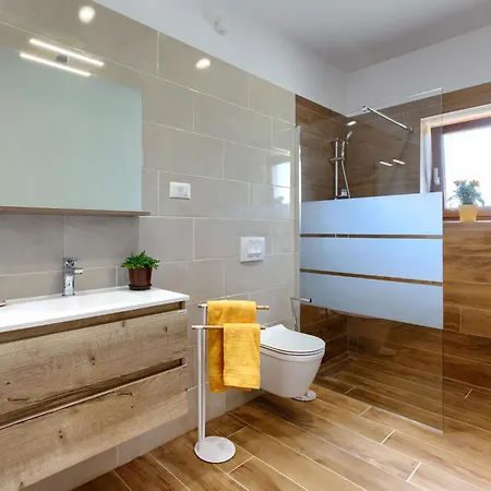 Stara Hiza By Interhome * Ližnjan